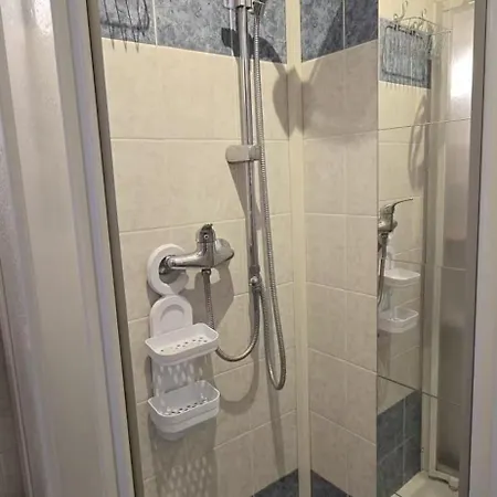 Comfort & Space With Parking Near Center Apartamento