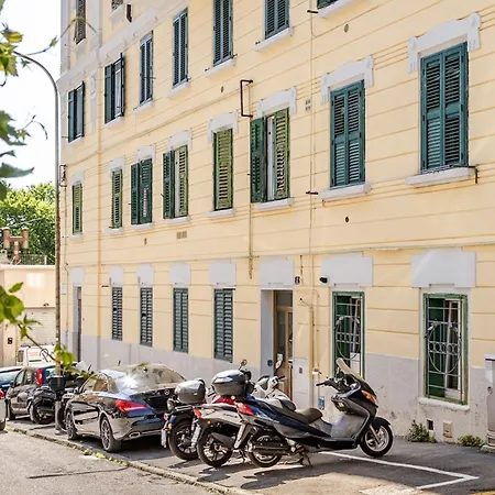 Comfort & Space With Parking Near Center Apartamento